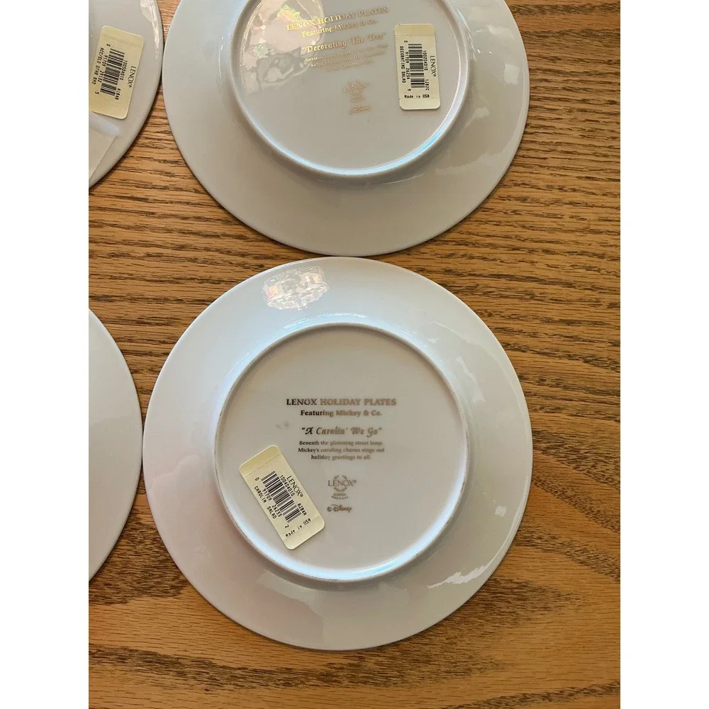 Lenox Disney Mickey & Co Holiday Plates Set of 4 Ivory China Gold Rim Christmas